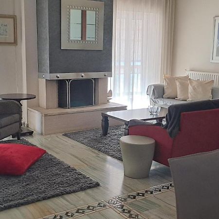 Elegante Apartamento Centrale Tríkala Exterior foto