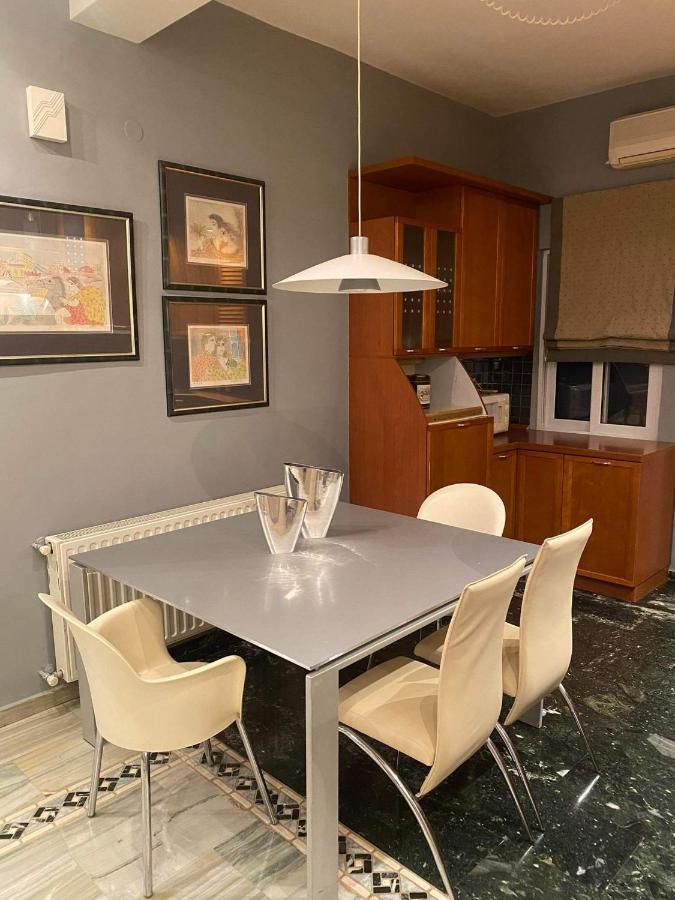 Elegante Apartamento Centrale Tríkala Exterior foto